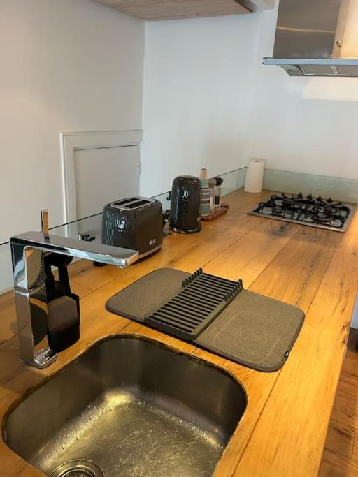 Appartement Modern 1-bedroom Flat On The Avenue