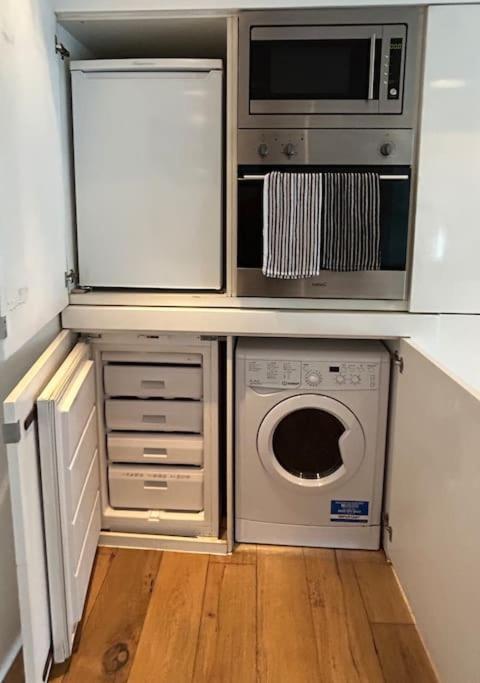 Modern 1-bedroom Flat On The Avenue Londres