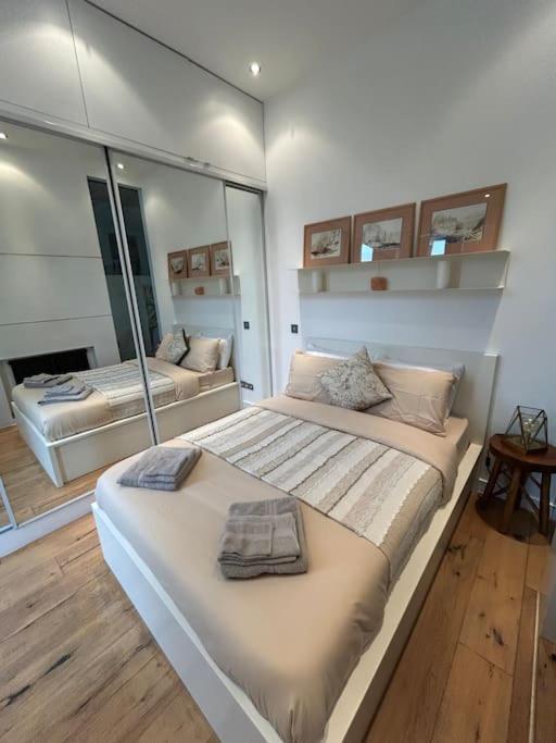 Modern 1-bedroom Flat On The Avenue *